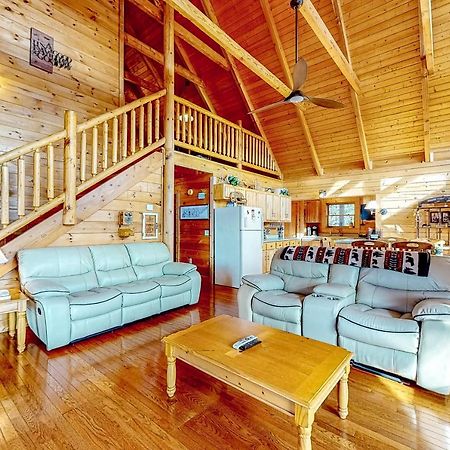 Lazy Bear Lodge Sevierville Bagian luar foto