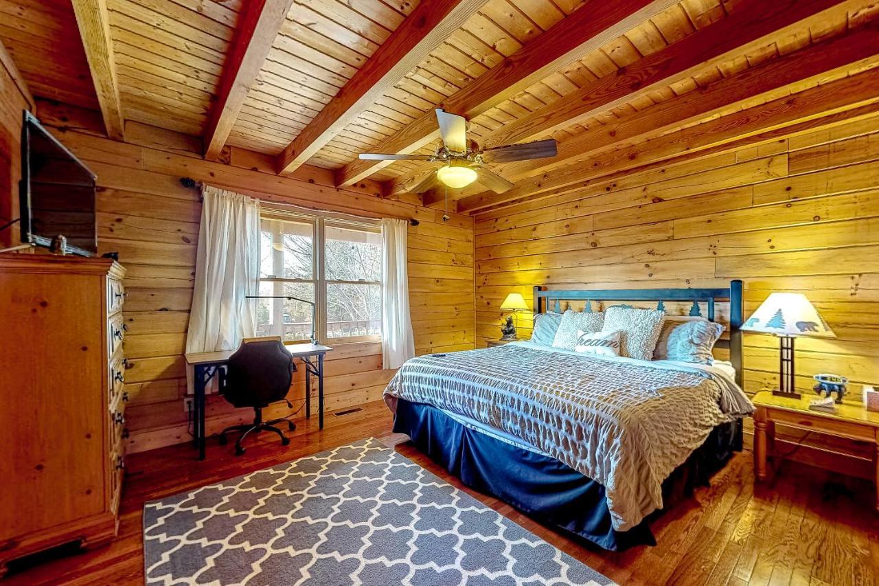 Lazy Bear Lodge Sevierville Bagian luar foto