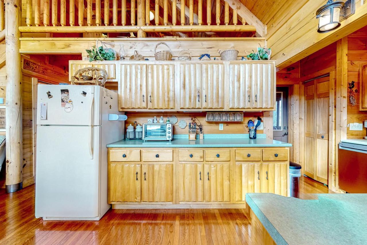Lazy Bear Lodge Sevierville Bagian luar foto