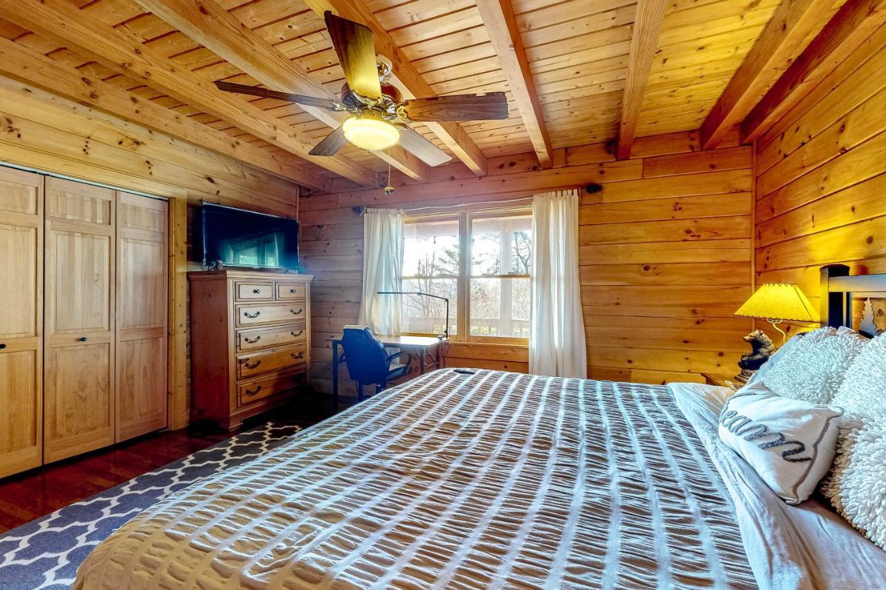 Lazy Bear Lodge Sevierville Bagian luar foto
