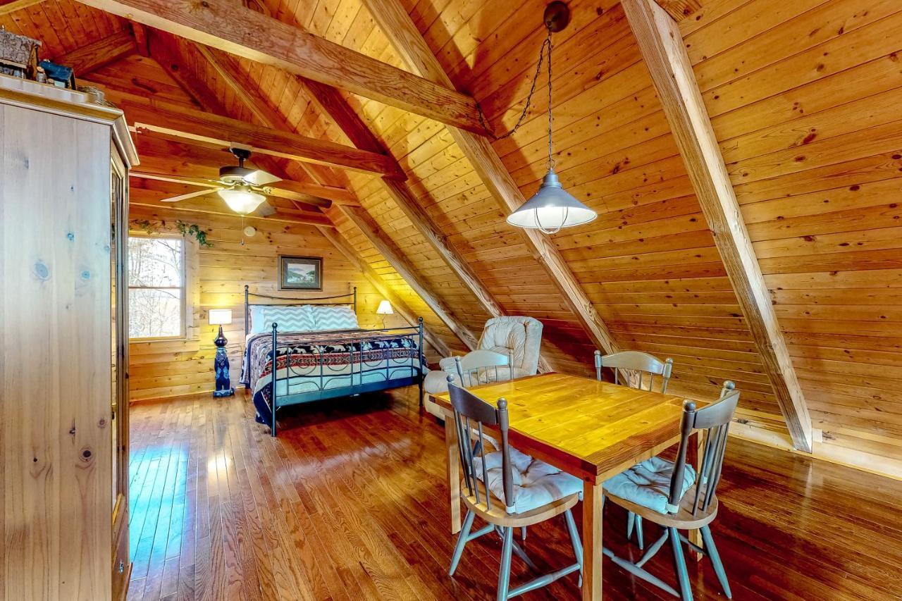 Lazy Bear Lodge Sevierville Bagian luar foto