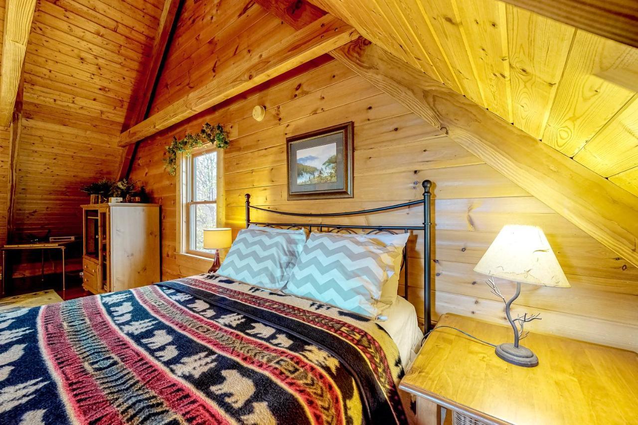 Lazy Bear Lodge Sevierville Bagian luar foto