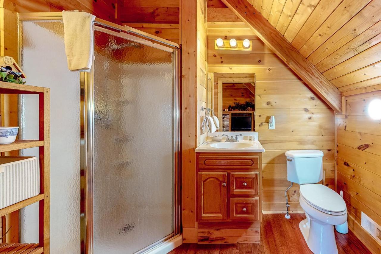 Lazy Bear Lodge Sevierville Bagian luar foto