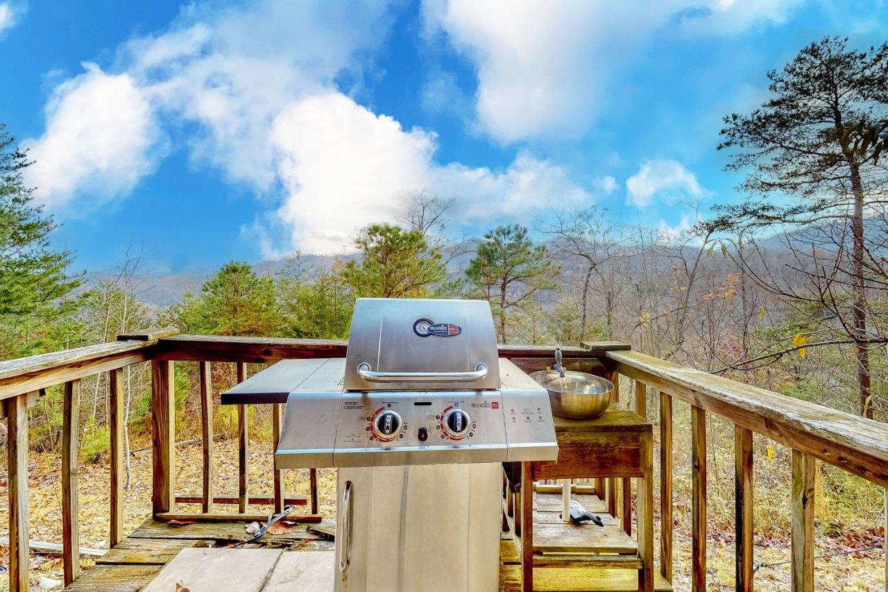 Lazy Bear Lodge Sevierville Bagian luar foto