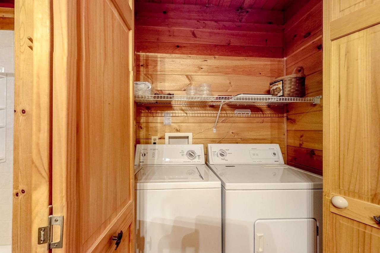Lazy Bear Lodge Sevierville Bagian luar foto